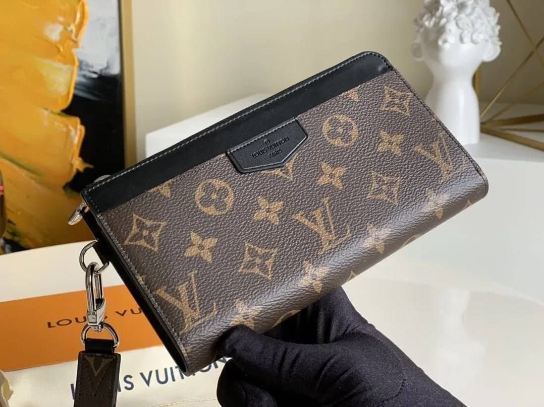 Louis Vuitton Zippy Dragonne Monogram Canvas Black Louis Vuitton Zippy Dragonne Monogram Canvas Black