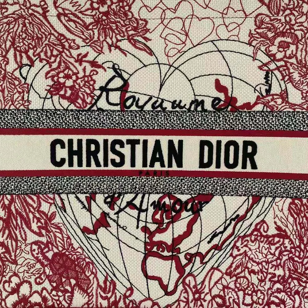 Dior Dioramour Dior Book Tote Red and White D for Women in Royaume D Amour Embroidery Dior Dioramour Dior Book Tote Red and White D for Women in Royaume D Amour Embroidery