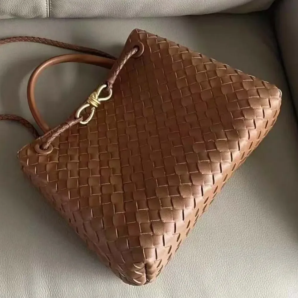 Bottega Veneta Small Andiamo Intrecciato Leather Top Handle Bag for Women in Brown Bottega Veneta Small Andiamo Intrecciato Leather Top Handle Bag for Women in Brown
