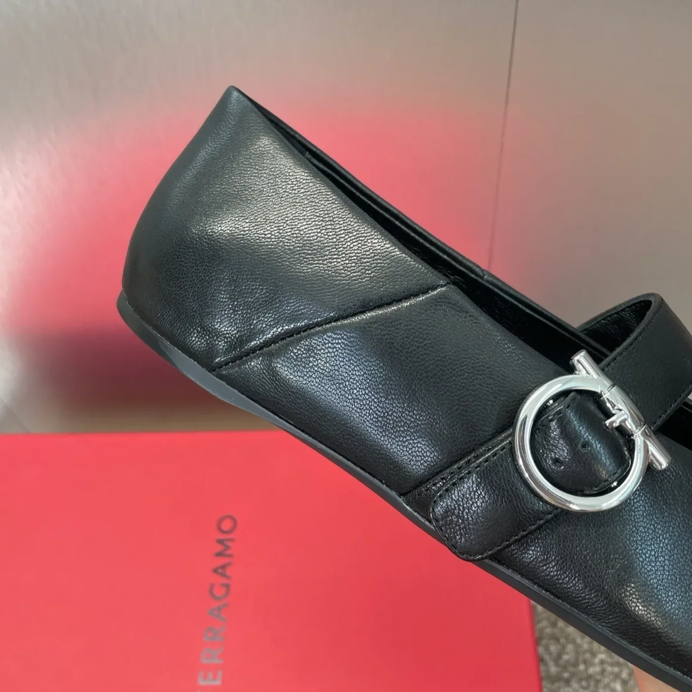 Ferragamo Gancini Ballet Flat Black 01J947