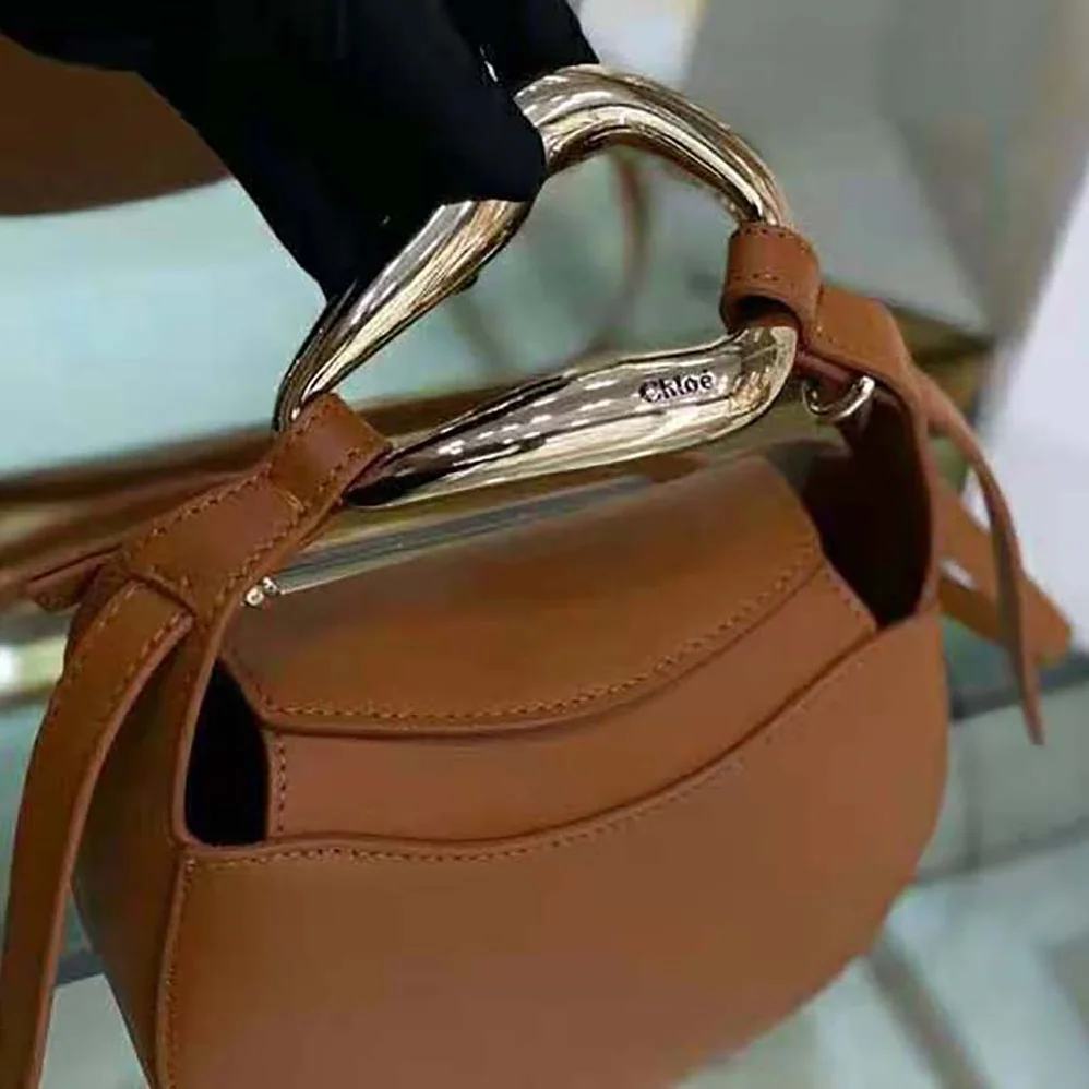 Chloe Kiss Small Purse in Small Grain Calfskin for Women in Brown