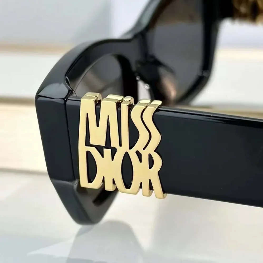 Dior MissDior S2I Square Sunglasse for Unisex in Black
