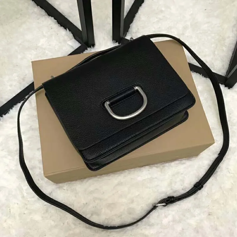Burberry The Small Leather D-Ring Bag for Women in Black