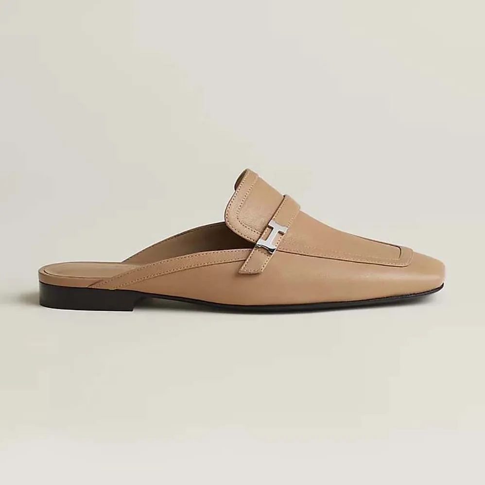 Hermes Groupie Mule in Goatskin with Miniature Palladium-Plated Paris Buckle for Women in Beige