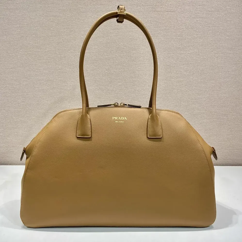 Prada Large Leather Tote Bag with Zipper Closure for Women in Brown Prada Large Leather Tote Bag with Zipper Closure for Women in Brown