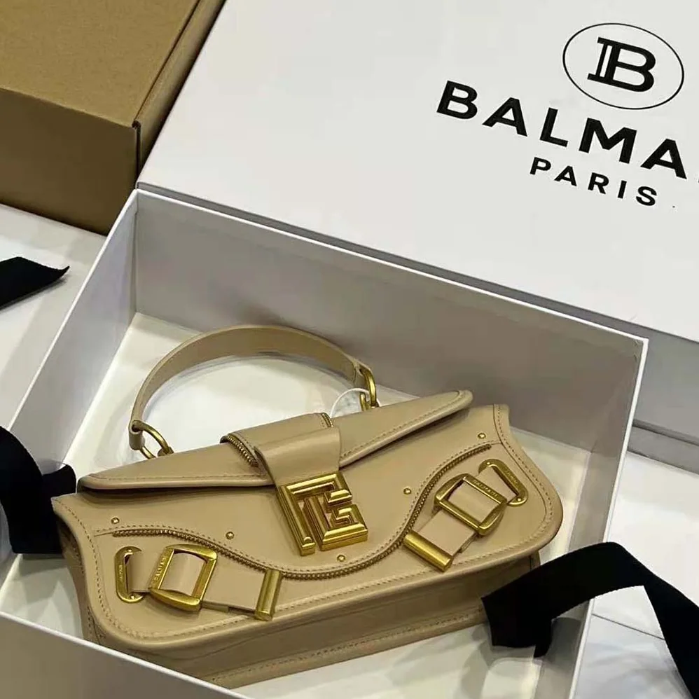 Balmain Blaze Clutch Bag in Smooth Leather for Women in Beige Balmain Blaze Clutch Bag in Smooth Leather for Women in Beige