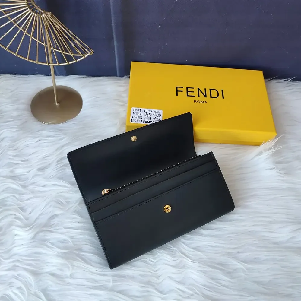 Fendi Continental White Leather Wallet Fastened with a Snap Button for Women