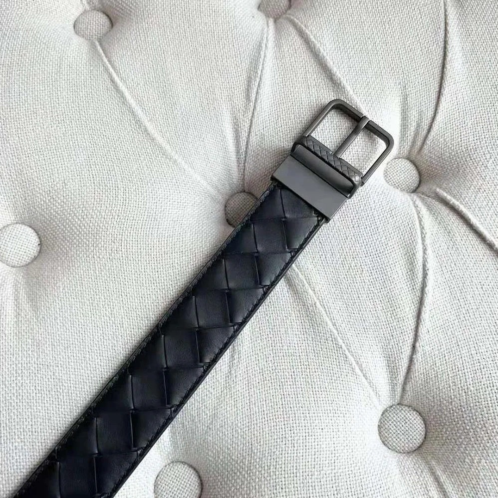 Bottega Veneta Intrecciato Belt in a Blown-up Intreccio Weave for Men in Black Bottega Veneta Intrecciato Belt in a Blown-up Intreccio Weave for Men in Black