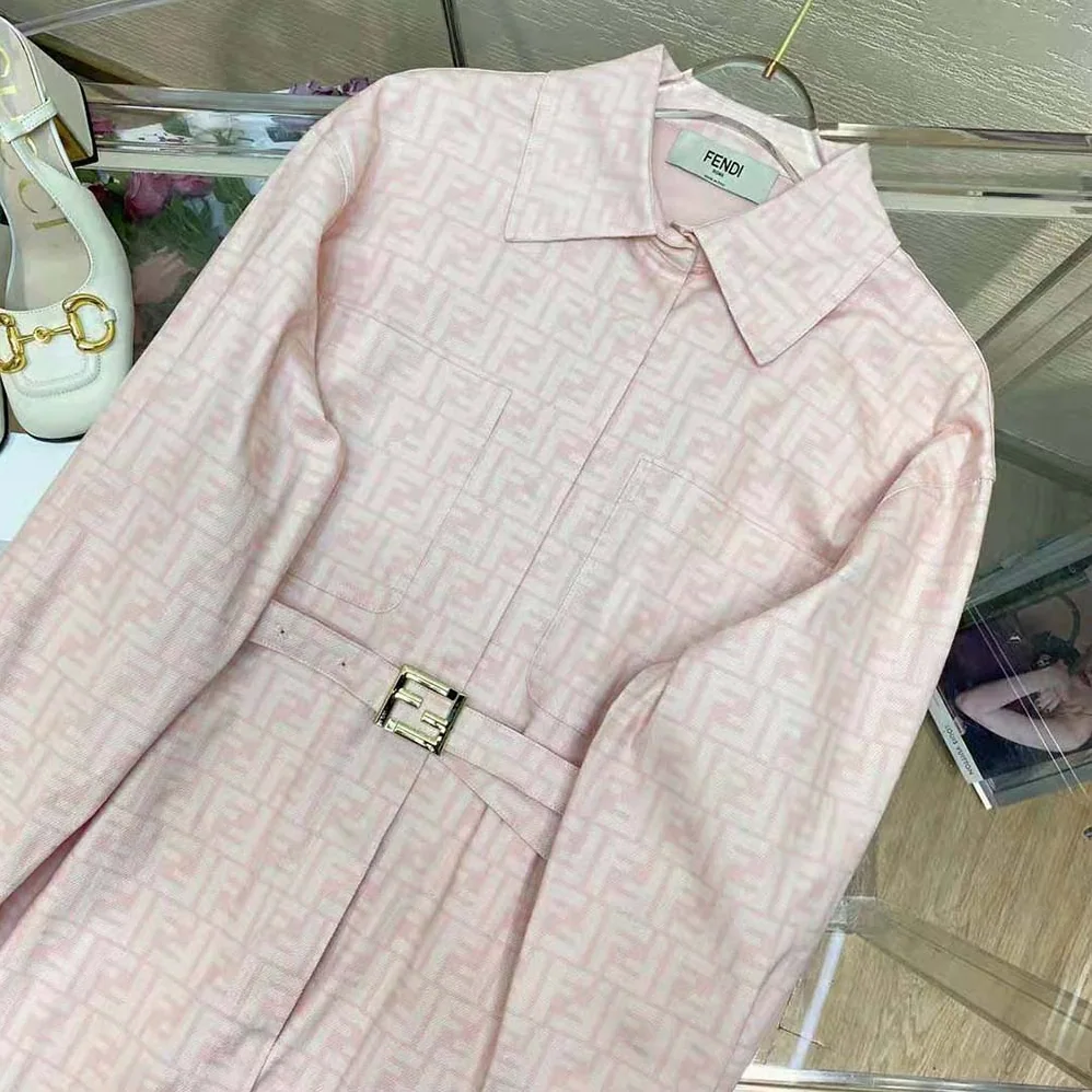 Fendi Pink Denim Go-To jacket with Shirt Collar and Low-Cut Set for Women in in Sleeves