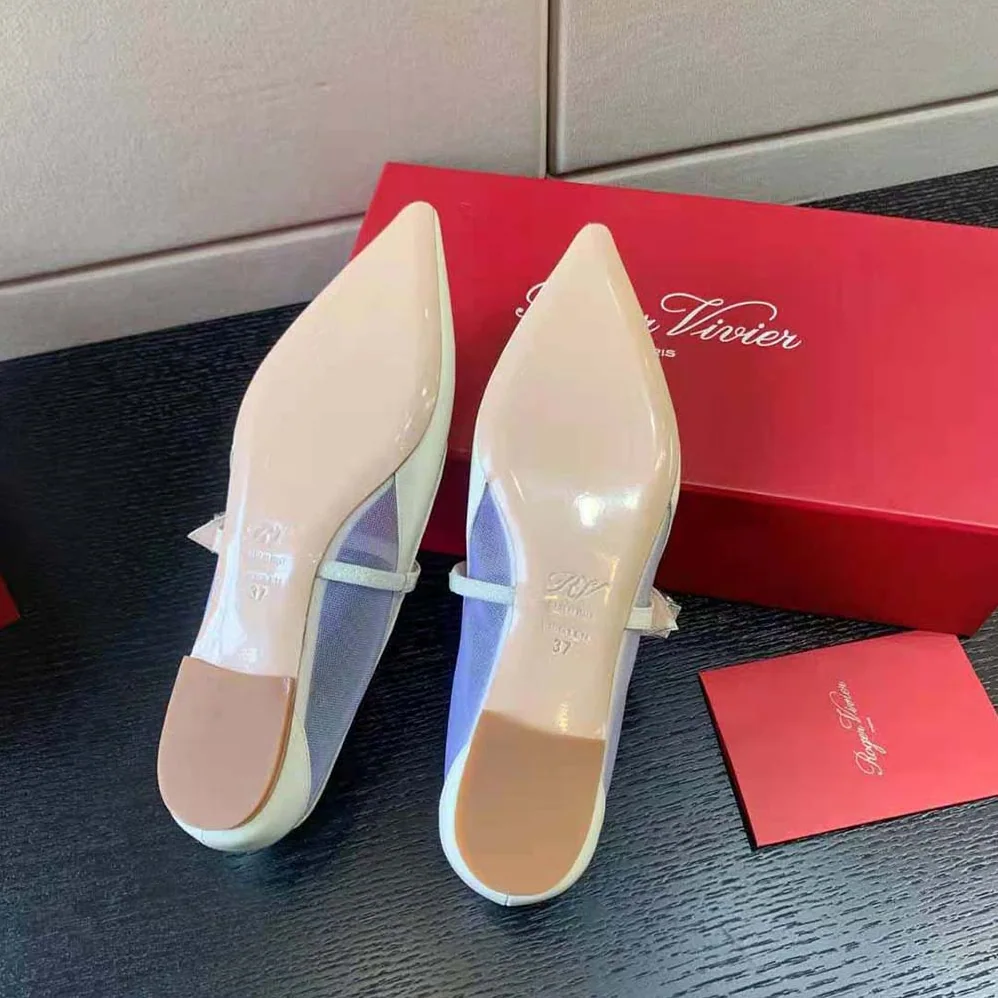 Roger Vivier Babies Ballerinas in Patent Leather for Women in White Roger Vivier Babies Ballerinas in Patent Leather for Women in White