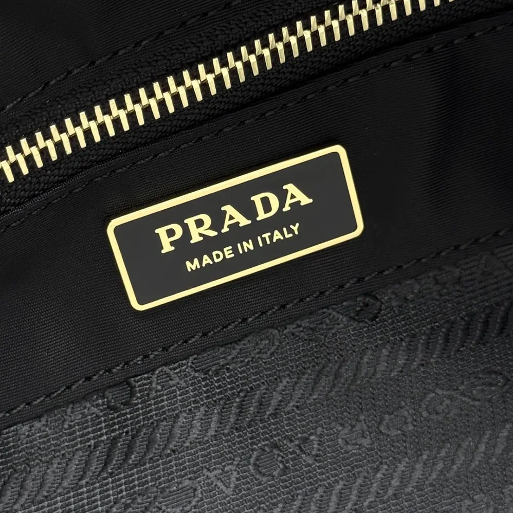 Prada Mariner Large Re-Nylon Shoulder Bag for Women in Black Prada Mariner Large Re-Nylon Shoulder Bag for Women in Black