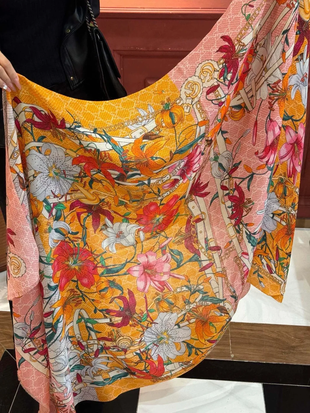 Gucci Flora Silk Scarf Floral Pattern / Gucci Flora Silk Scarf Floral Pattern /