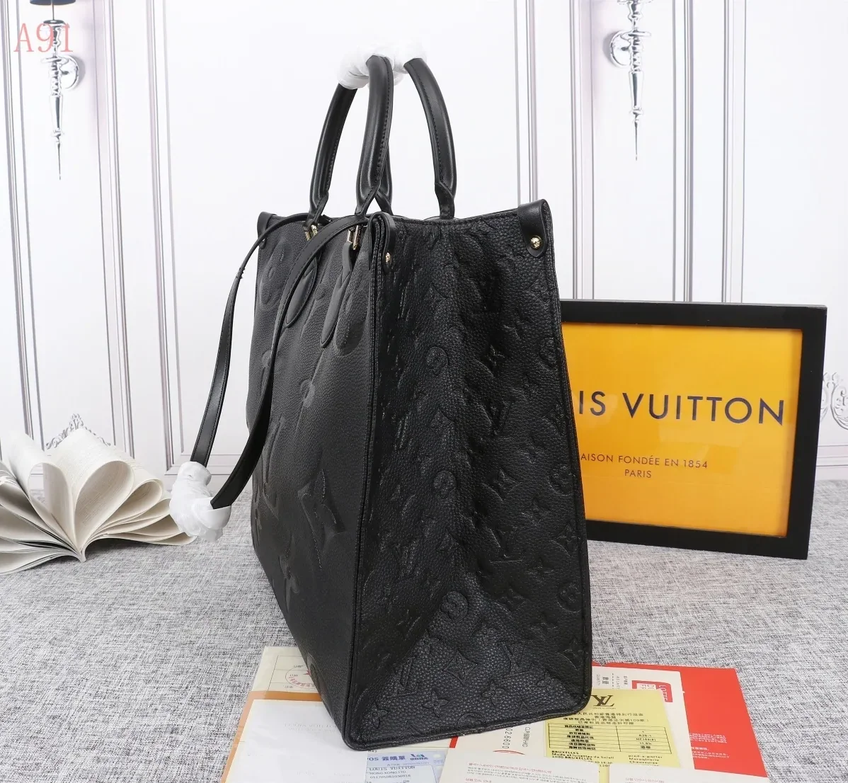 Louis Vuitton Onthego MM Tote Bag / Monogram Empreinte Black Gold Hardware