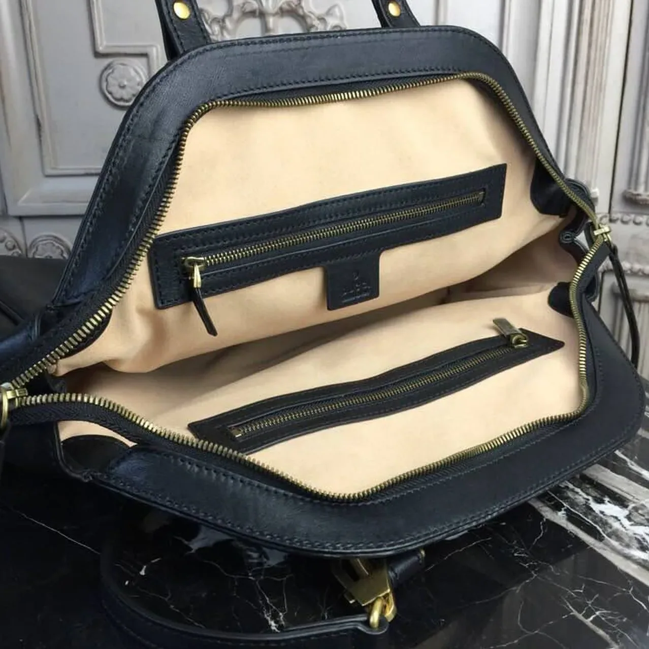 Gucci RE Medium Top Handle Bag Black /