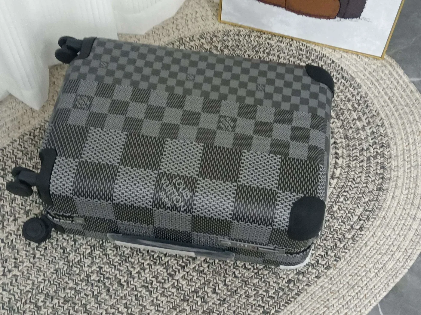 Louis Vuitton Horizon 55 / Damier Graphite Grey Silver Hardware Louis Vuitton Horizon 55 / Damier Graphite Grey Silver Hardware