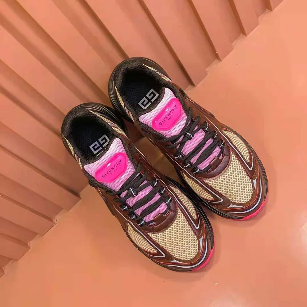 Givenchy TK-MX Runner Sneakers in Mesh for Unisex in Pink Givenchy TK-MX Runner Sneakers in Mesh for Unisex in Pink