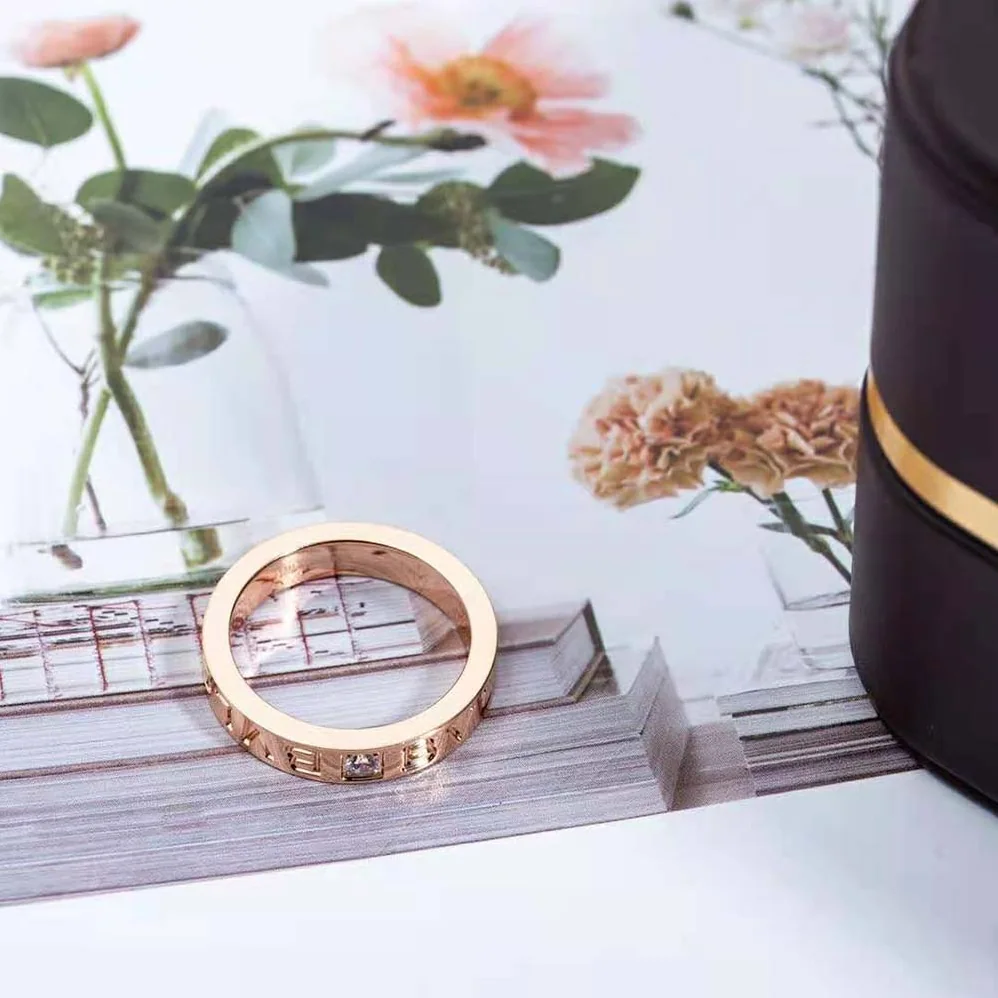 Bvlgari Bvlgari Bvlgari Ring 18 KT Rose Gold Ring with Diamond for Women in Gold Bvlgari Bvlgari Bvlgari Ring 18 KT Rose Gold Ring with Diamond for Women in Gold
