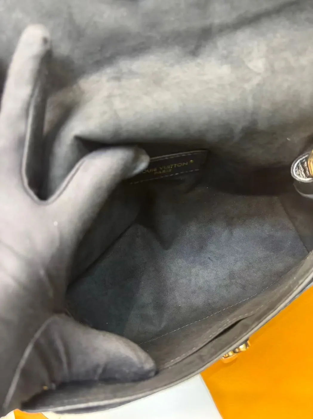 Louis Vuitton Anytime Flap Bag Black /