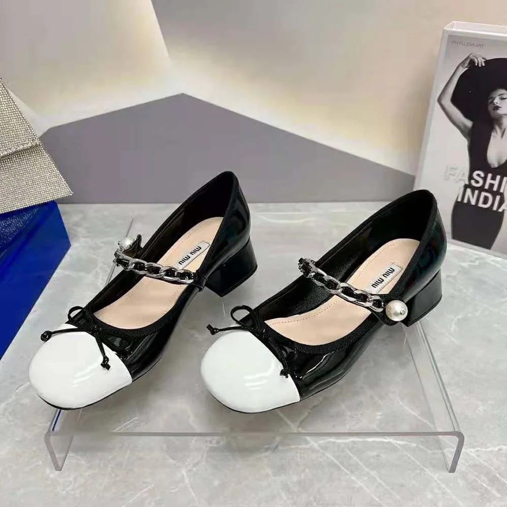 Miu Miu Naplak Pumps in 35 mm Heel Height for Women in Black Miu Miu Naplak Pumps in 35 mm Heel Height for Women in Black