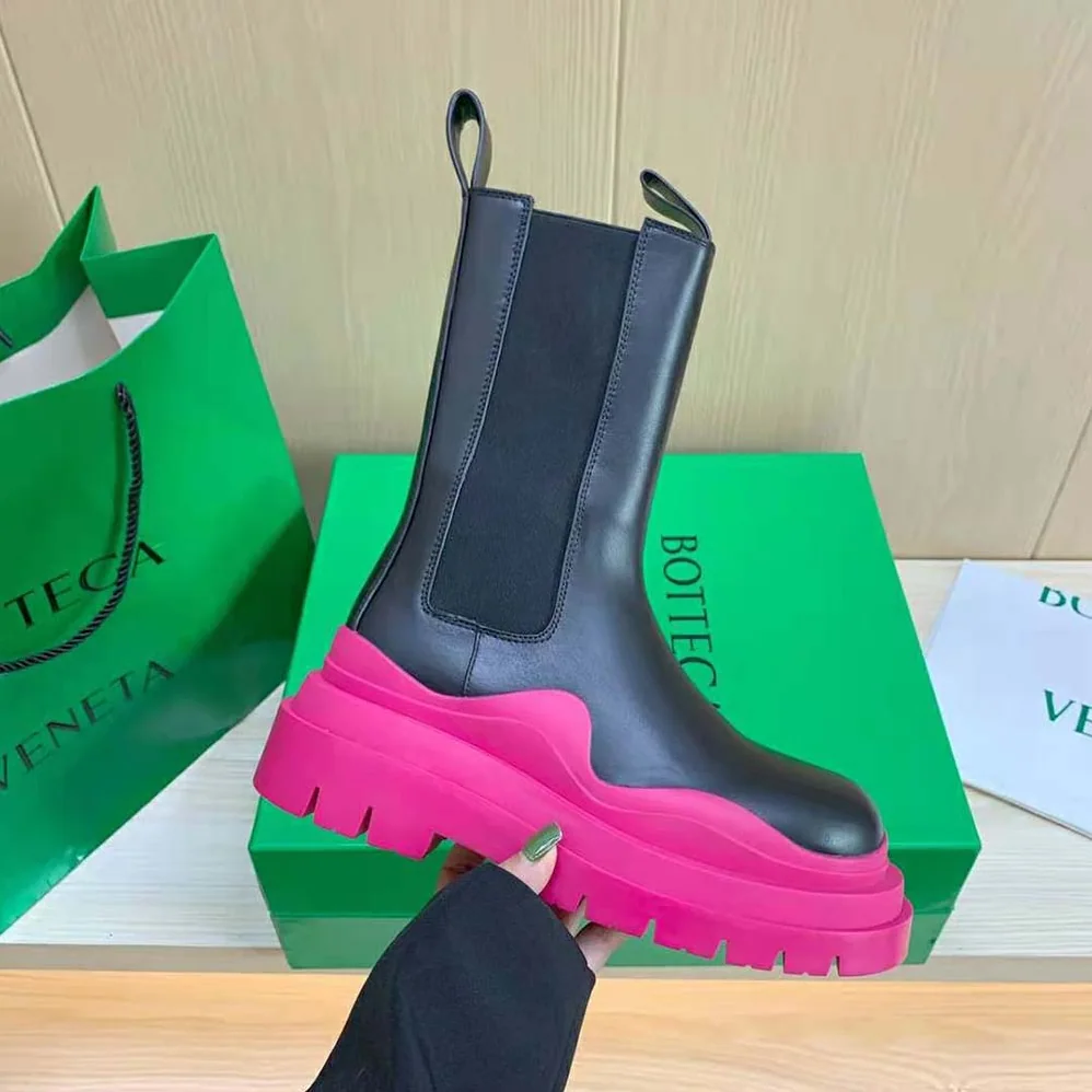 Bottega Veneta Tire Chelsea Boot in Calfskin Leather for Unisex in Rose Bottega Veneta Tire Chelsea Boot in Calfskin Leather for Unisex in Rose