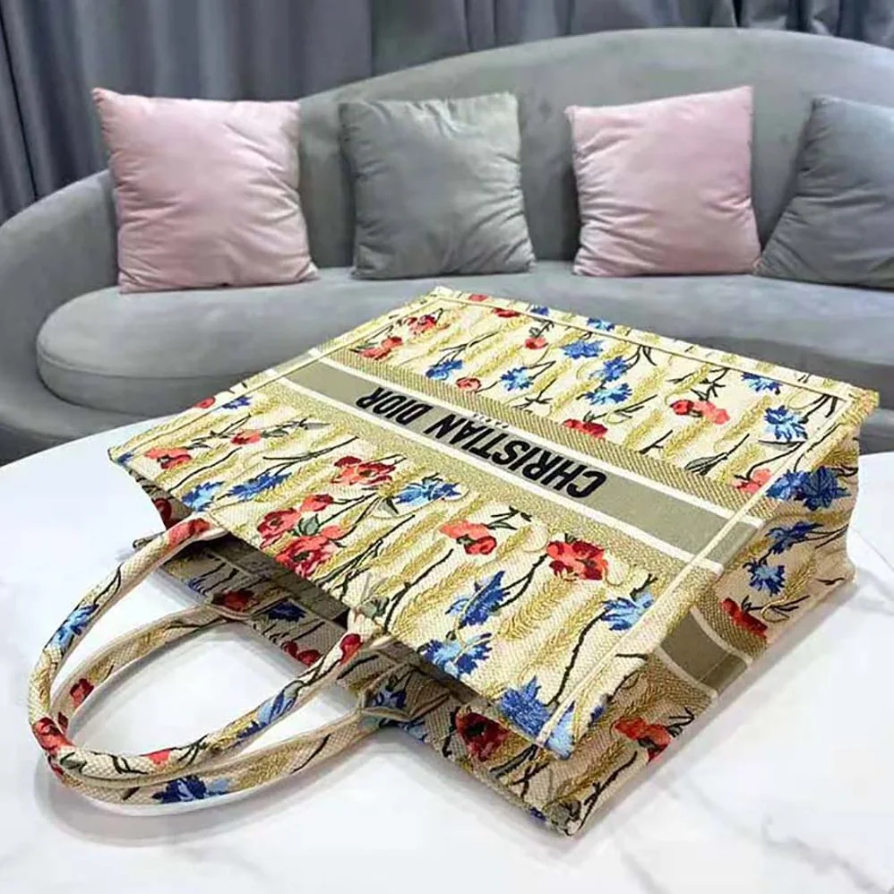Dior Dior Book Tote Beige Dior Hibiscus Embroidery for Women Dior Dior Book Tote Beige Dior Hibiscus Embroidery for Women