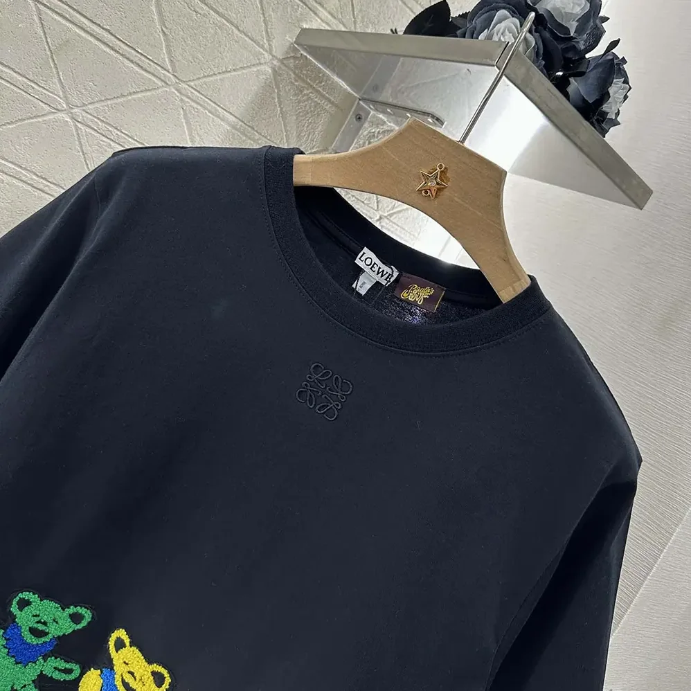 Loewe Cropped T-shirt in Cotton for Women in Black Loewe Cropped T-shirt in Cotton for Women in Black