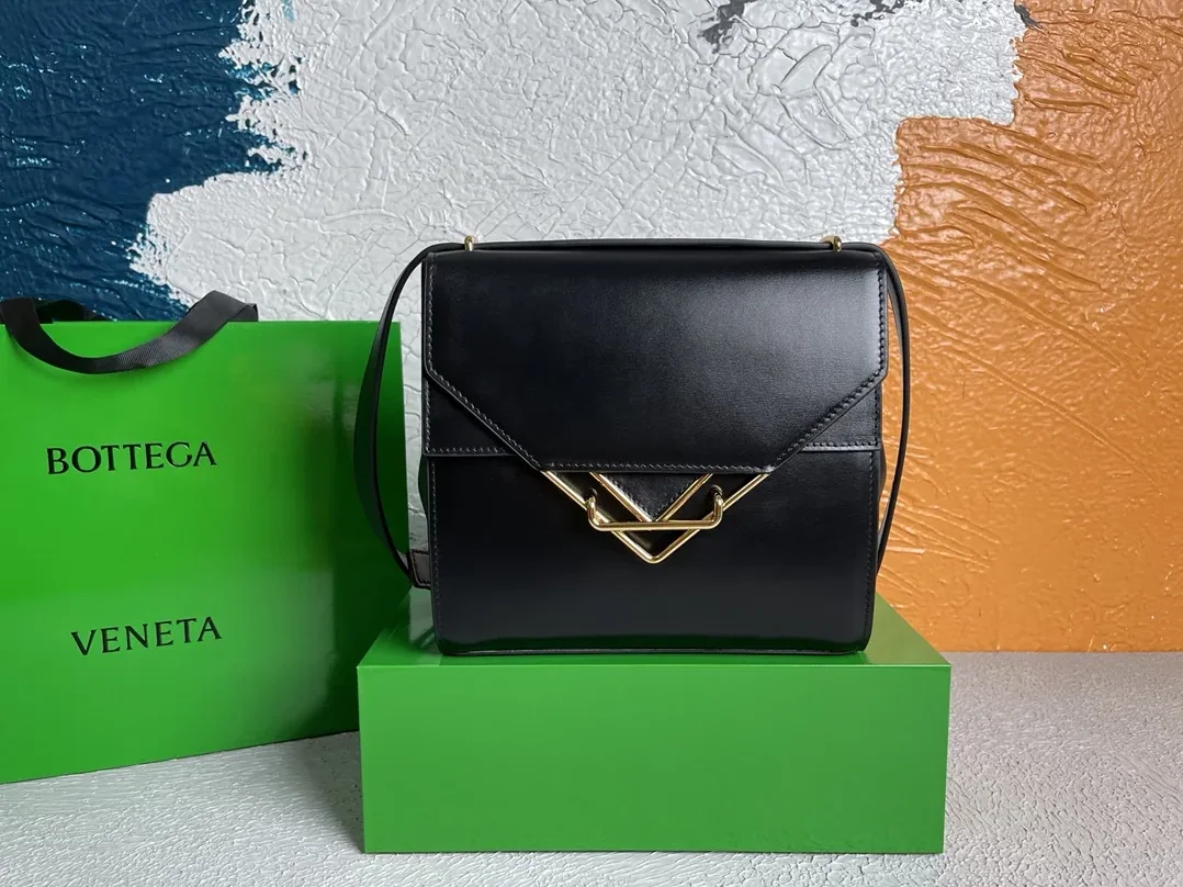 Bottega Veneta Clip Bag Black Bottega Veneta Clip Bag Black