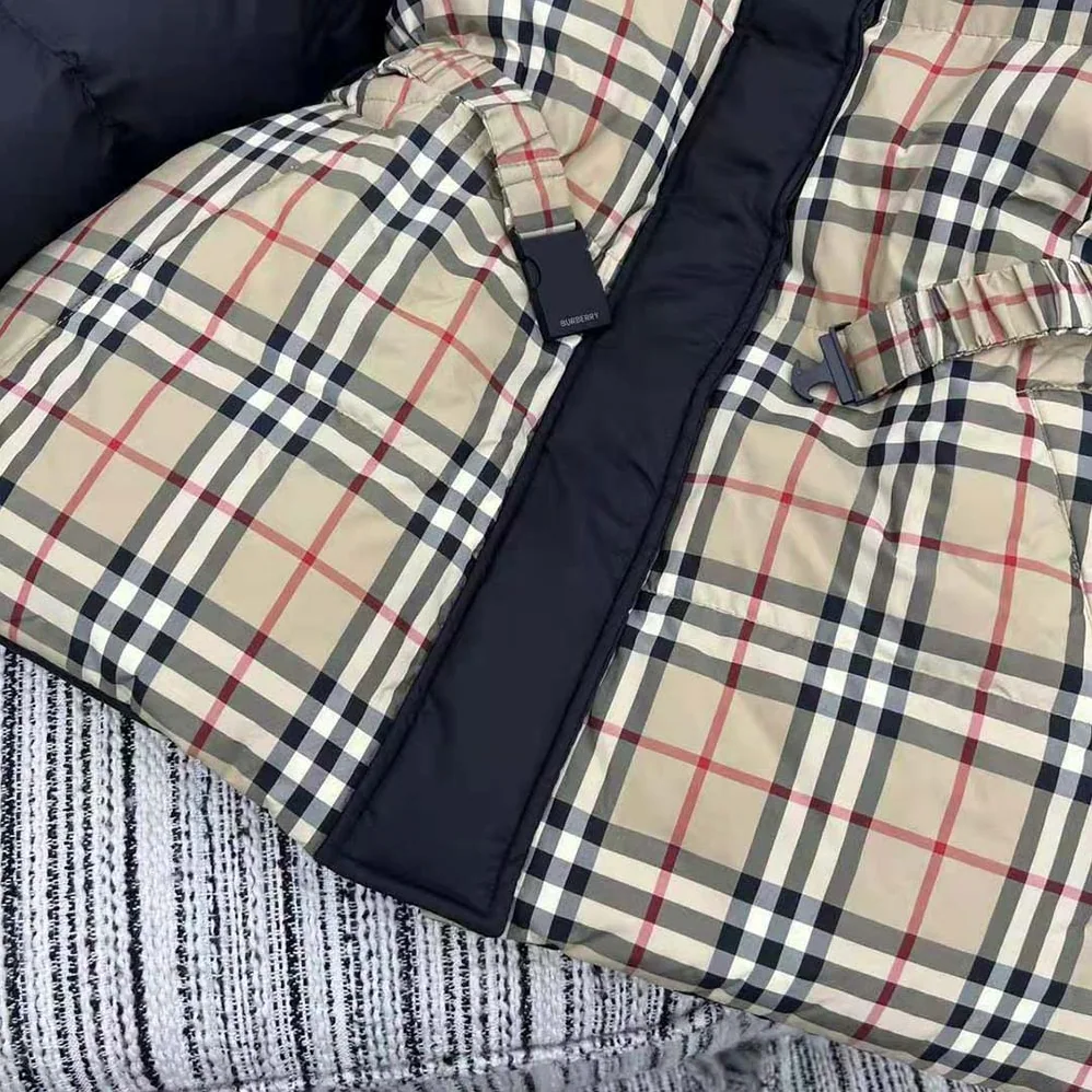 Burberry Reversible Down Puffer Jacket for Women in Black