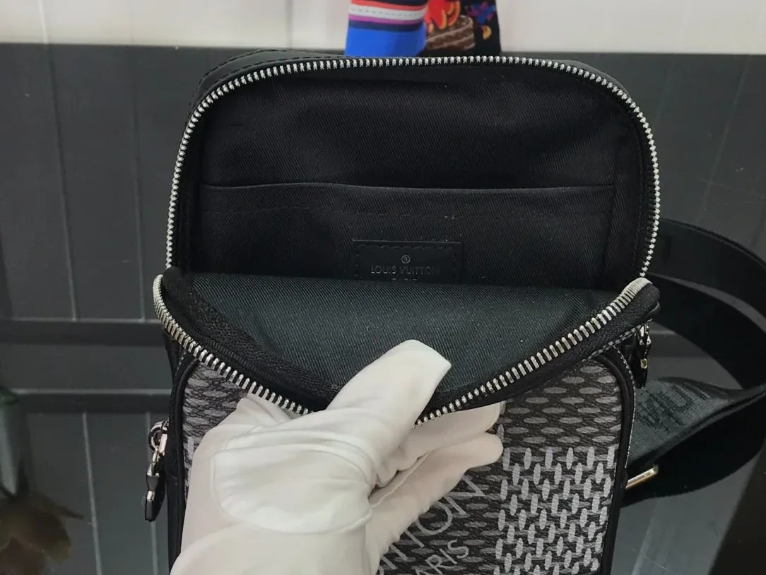 Louis Vuitton Damier Graphite 3D Amazon Sling Bag Grey / Louis Vuitton Damier Graphite 3D Amazon Sling Bag Grey /