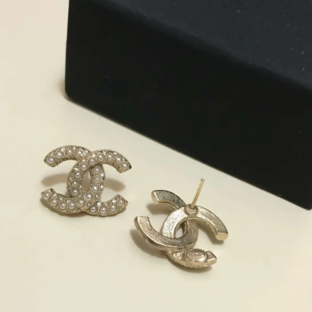 Chanel Pearl Earrings Gold Chanel Pearl Earrings Gold