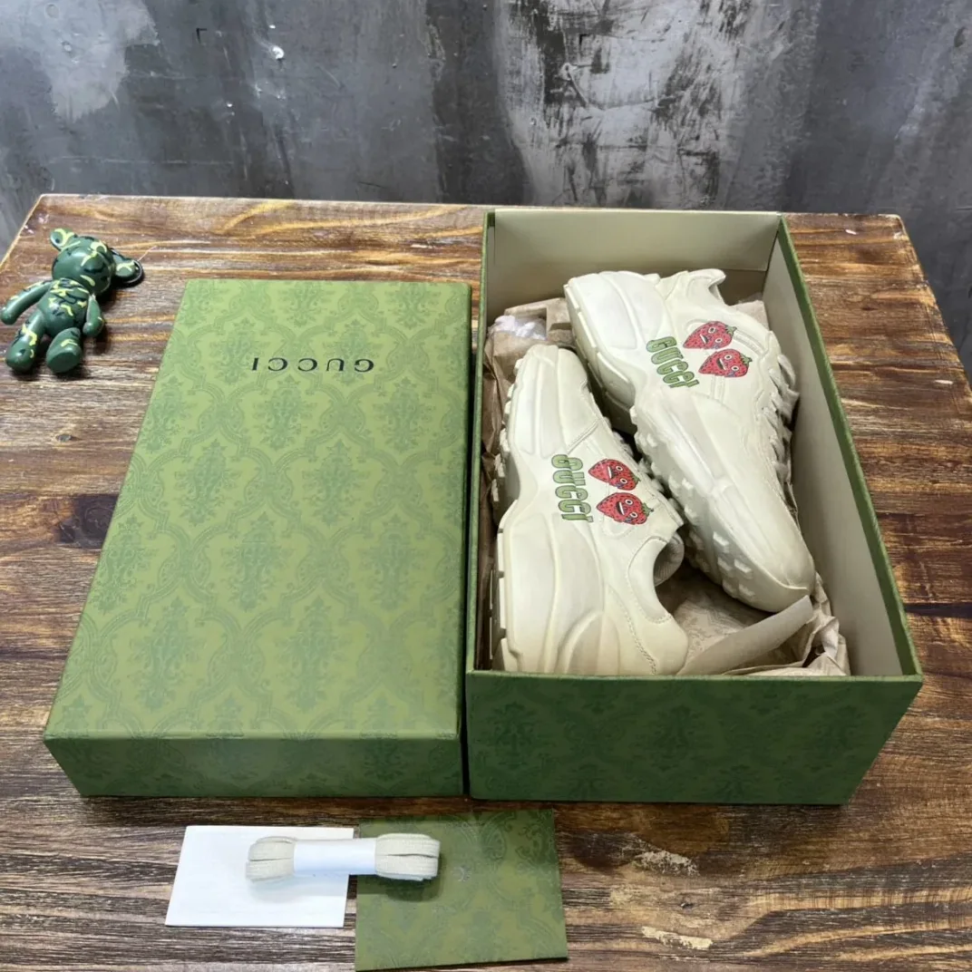 Gucci Rhyton Sneaker With Strawberry Print Ivory White for Men