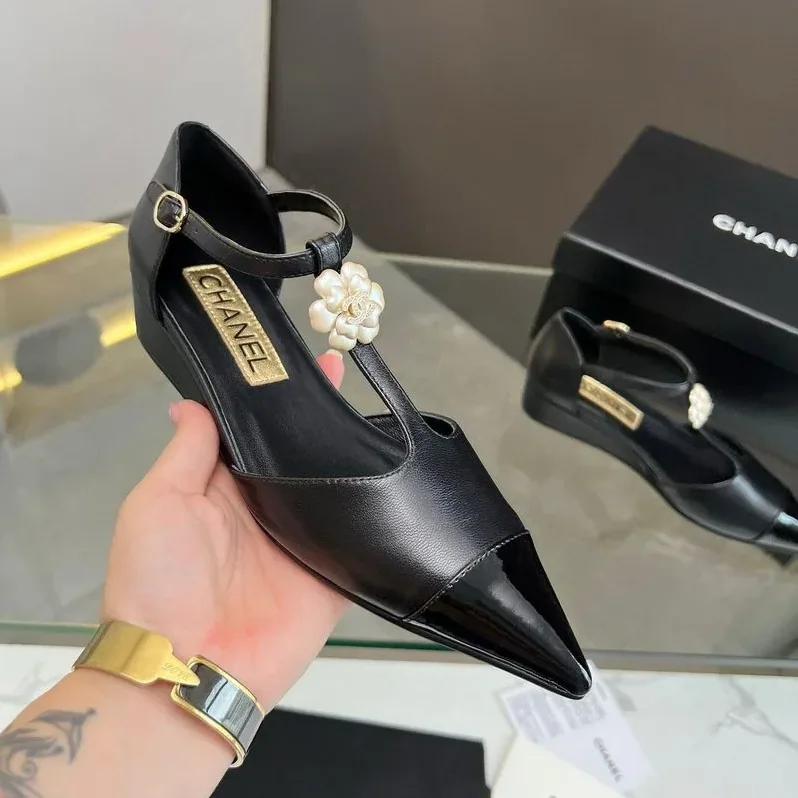 Chanel Flower Casual Black