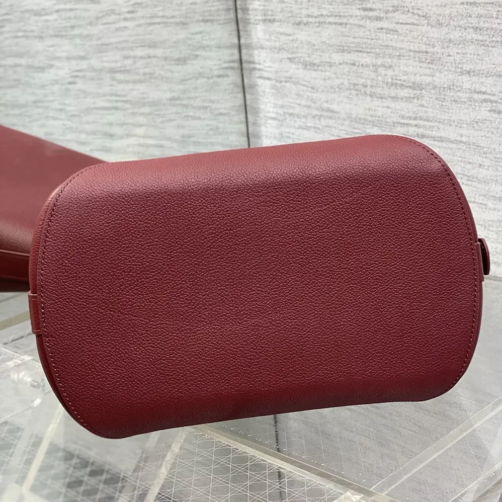 Dior Medium Dior Médaillon Bucket Bag Garance Red Grained Calfskin for Women
