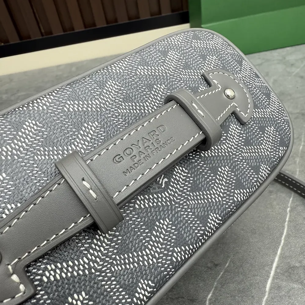 Goyard Muse Mini Vanity for Unisex in Grey