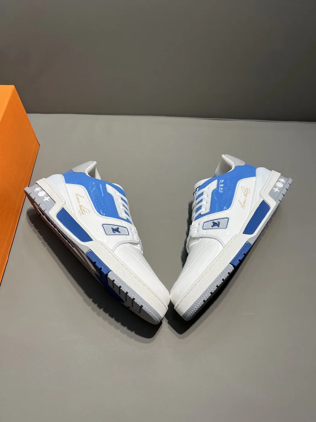 Louis Vuitton Trainer Sneaker White in Blue Virgil Abloh