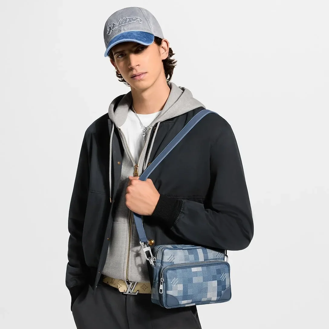 Louis Vuitton Nil Crossbody Bag / Indigo Blue Damoflage Silver Hardware