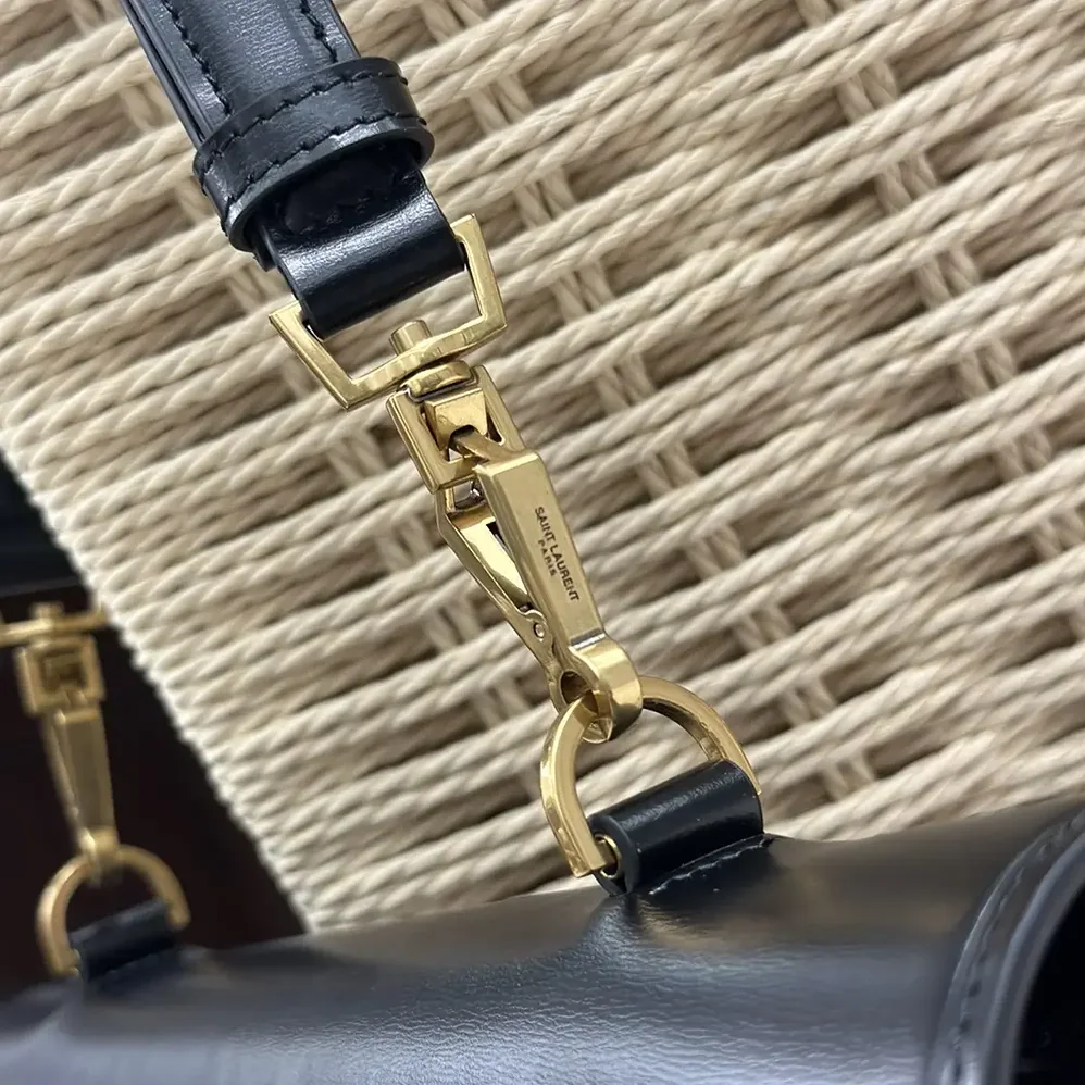 Saint Laurent YSL Manhattan Top-handle in Box Saint Laurent for Women in Black Saint Laurent YSL Manhattan Top-handle in Box Saint Laurent for Women in Black