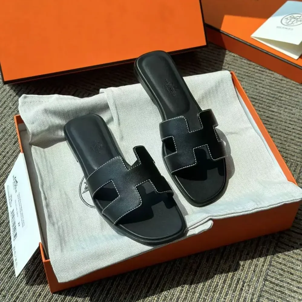 Hermes Oran Sandal-Black H021056Zv01380 for Women Hermes Oran Sandal-Black H021056Zv01380 for Women