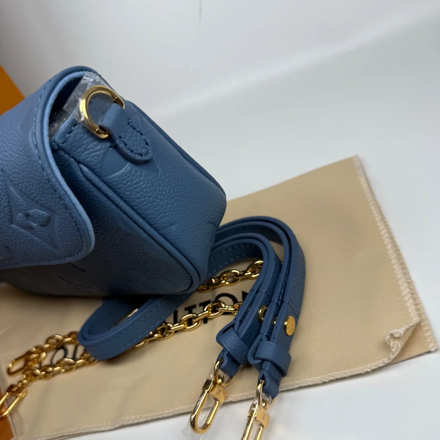 Louis Vuitton Wallet On Chain Ivy Shoulder Bag in Blue Gold Hardware