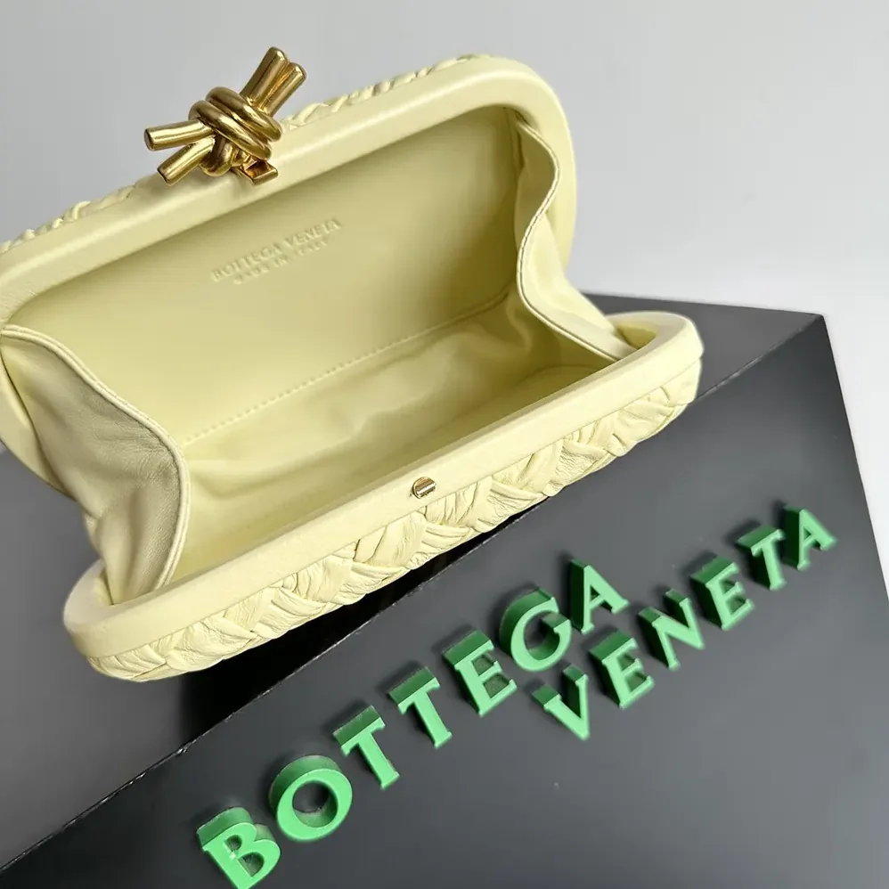 Bottega Veneta Knot Minaudière Clutch in Calfskin Leather for Women in Yellow Bottega Veneta Knot Minaudière Clutch in Calfskin Leather for Women in Yellow