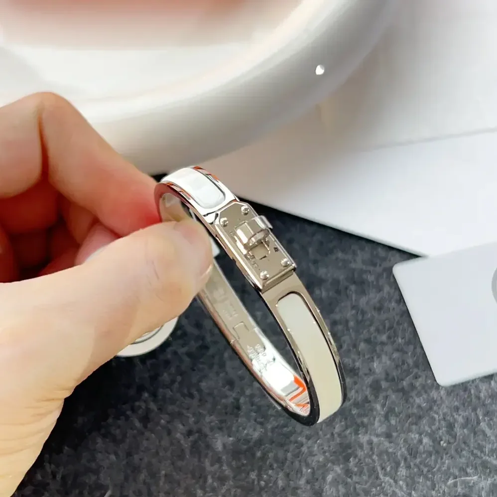Hermes Mini Clic Kelly Bracelet for Unisex in White