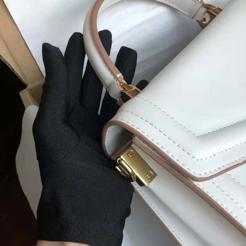 Dolce Gabbana D&G Small Smooth Calfskin Devotion Bag for Women in White Dolce Gabbana D&G Small Smooth Calfskin Devotion Bag for Women in White