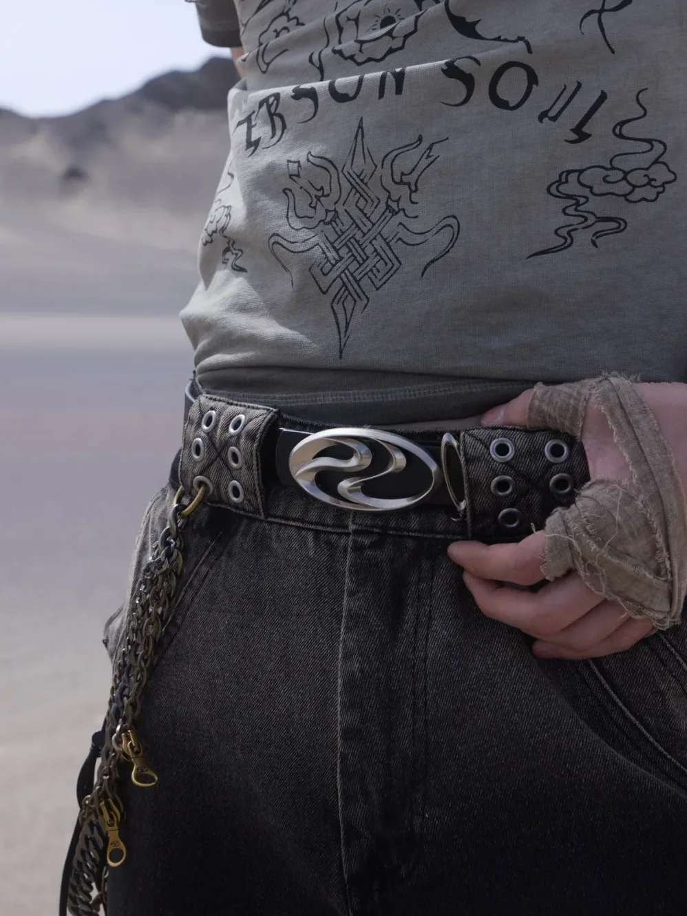 Matte Silver-plated Distressed Full in grain Leather Belt