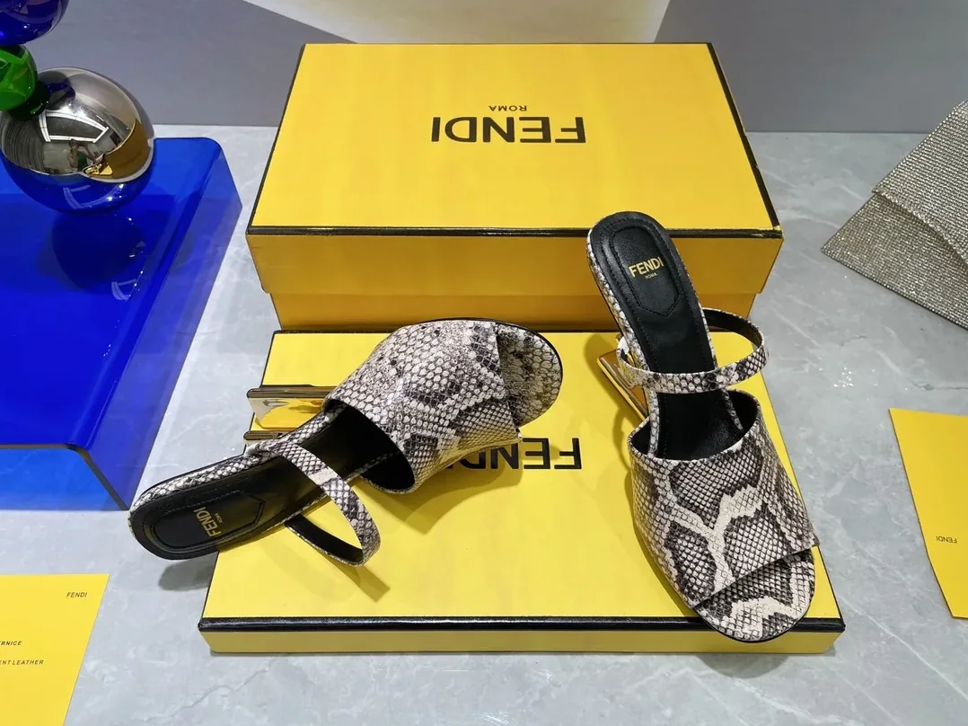 Fendi First Brown Python High-Heeled Sandals 8R8212AAEBF0RR7 Fendi First Brown Python High-Heeled Sandals 8R8212AAEBF0RR7