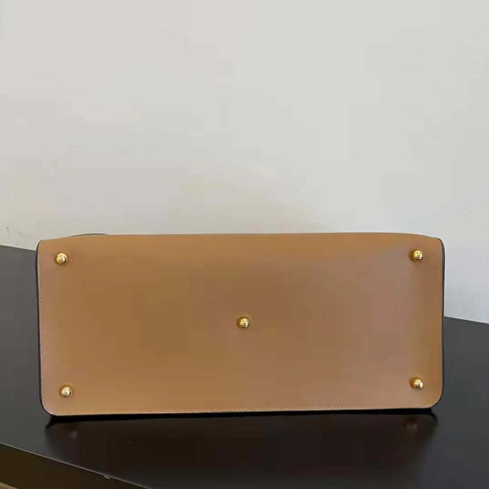 Fendi Way Medium Made of Camellia-Colored Leather Bag for Women in Brown Fendi Way Medium Made of Camellia-Colored Leather Bag for Women in Brown