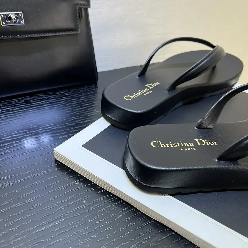 Dior Diorsea Thong Sandal Black Leather for Women in Effect Fabric Dior Diorsea Thong Sandal Black Leather for Women in Effect Fabric