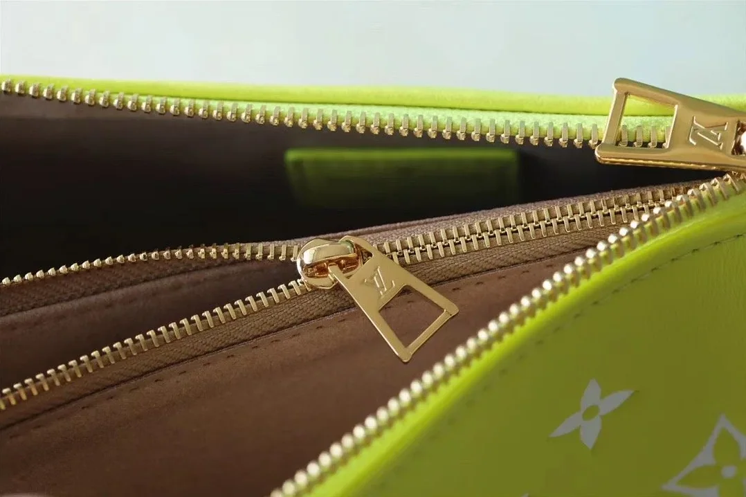 Louis Vuitton Coussin PM Shoulder Bag in Monogram Yellow Gold Hardware Louis Vuitton Coussin PM Shoulder Bag in Monogram Yellow Gold Hardware