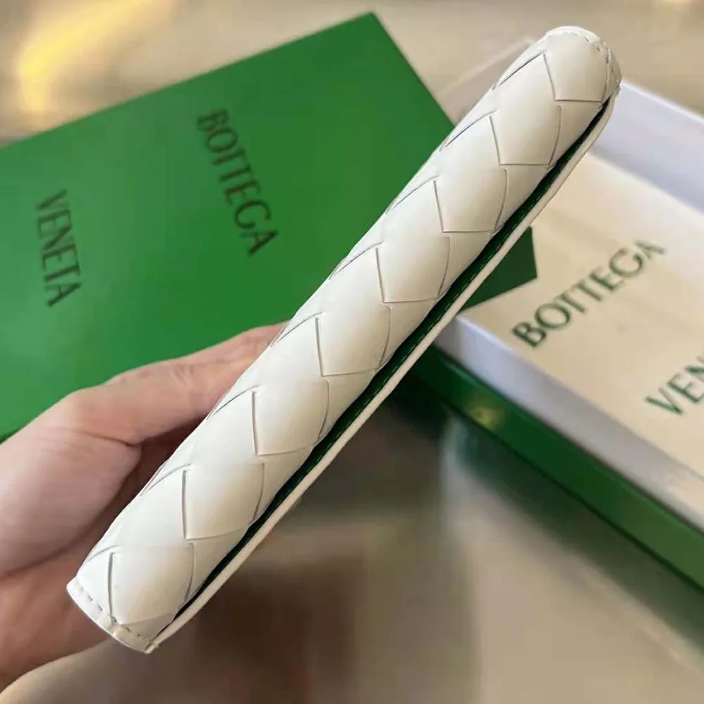 Bottega Veneta Long Intrecciato Wallet for Unisex in White Bottega Veneta Long Intrecciato Wallet for Unisex in White