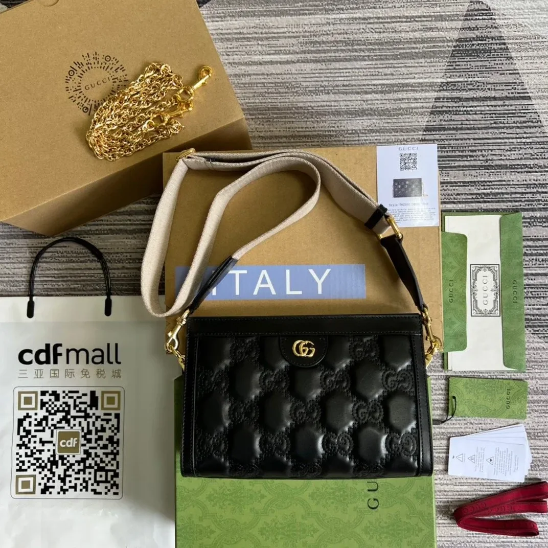 Gucci Matelasse Shoulder Bag Black Gucci Matelasse Shoulder Bag Black