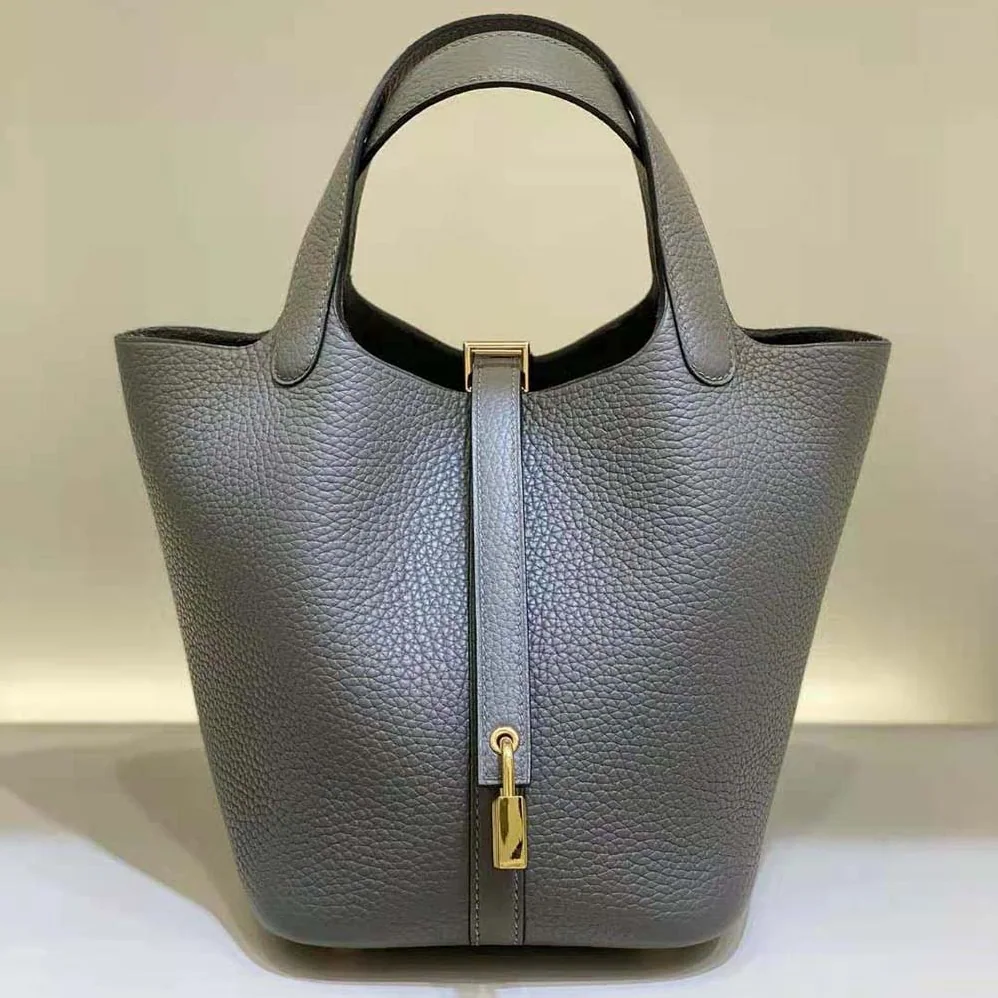 Hermes Picotin Lock 18cm in Clémence leather for Women in Gray Hermes Picotin Lock 18cm in Clémence leather for Women in Gray